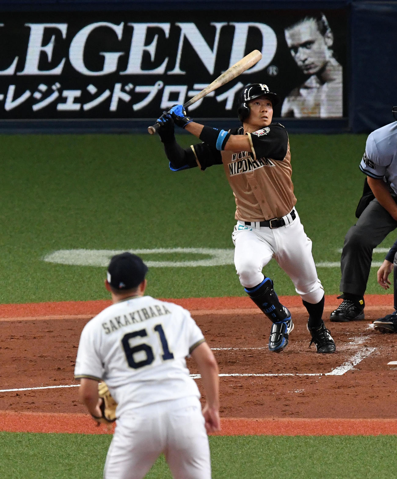 オリックス対日本ハム　2回表日本ハム2死一、三塁、中島は投手への適時内野安打を放つ（撮影・前岡正明）