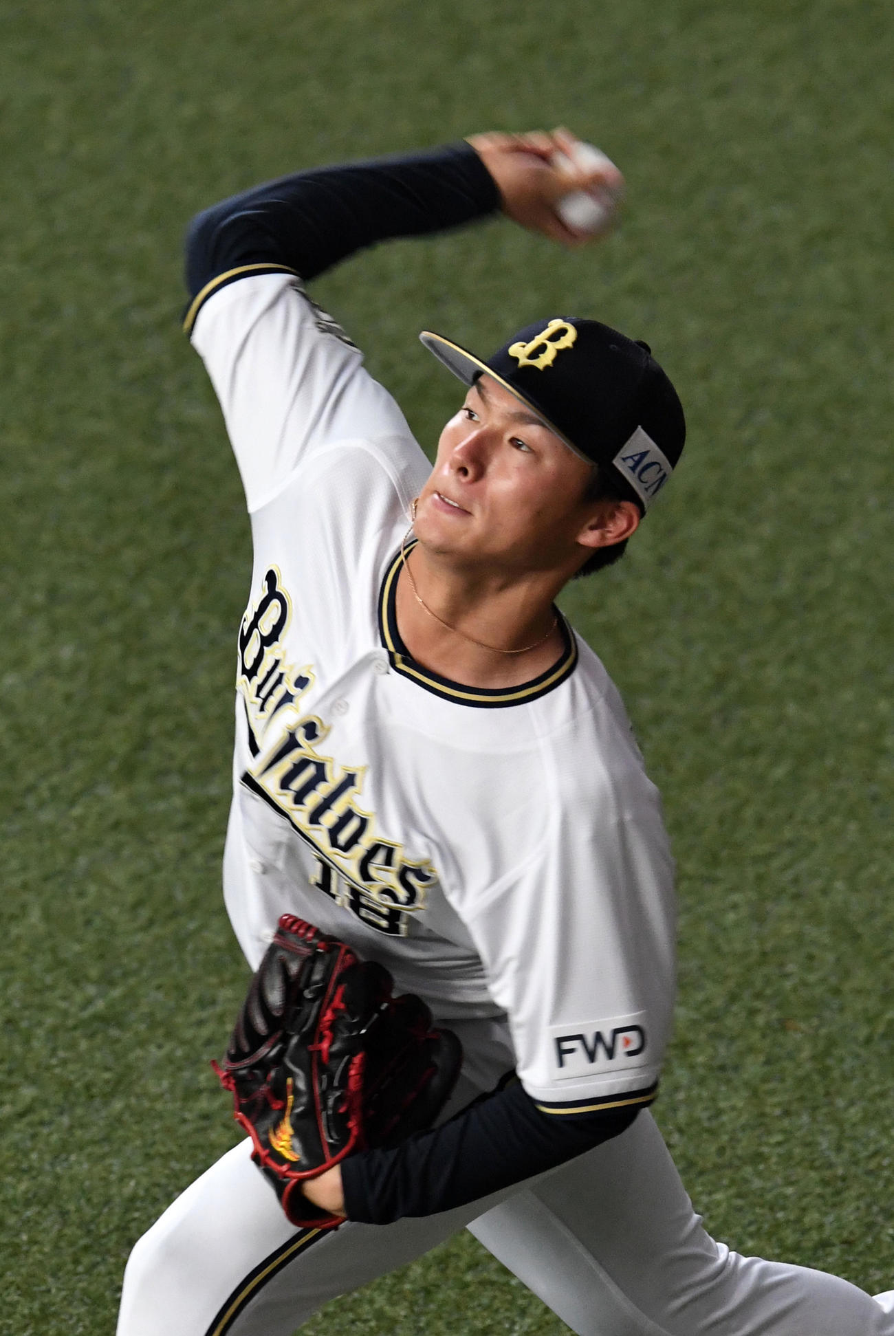 オリックス対日本ハム　キャッチボールを行う山本（撮影・前岡正明）