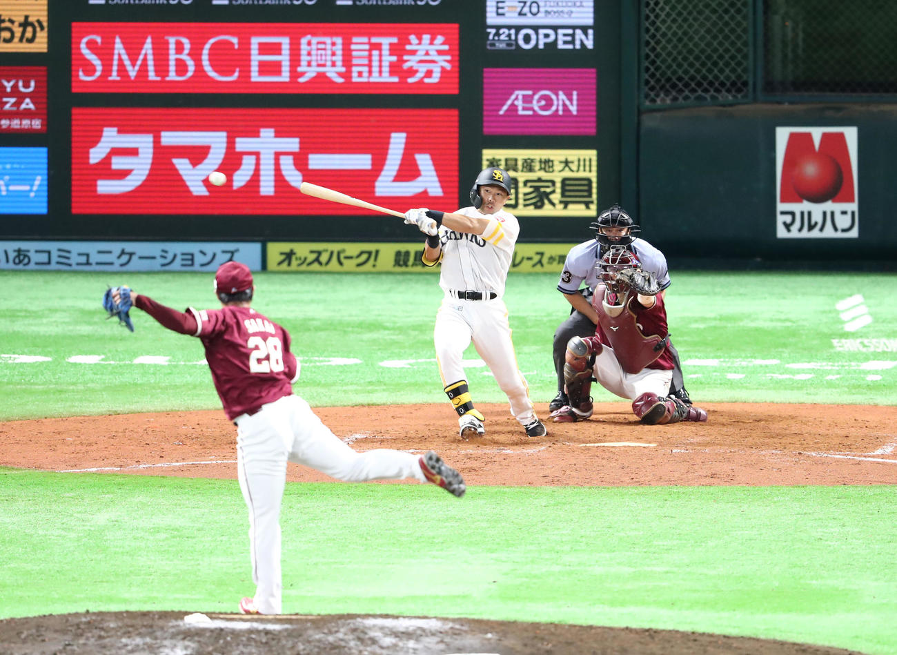 中村晃は右前に2点適時打を放つ（撮影・梅根麻紀）