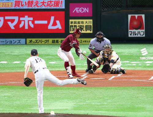 三塁打を放つ茂木（撮影・梅根麻紀）