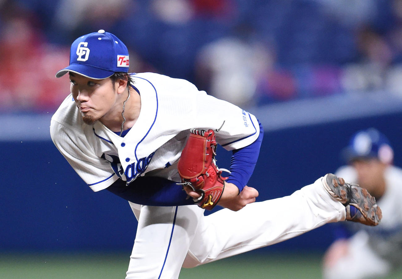 プロ野球中日対広島　2回表、力投する中日先発の勝野昌慶（撮影・森本幸一）
