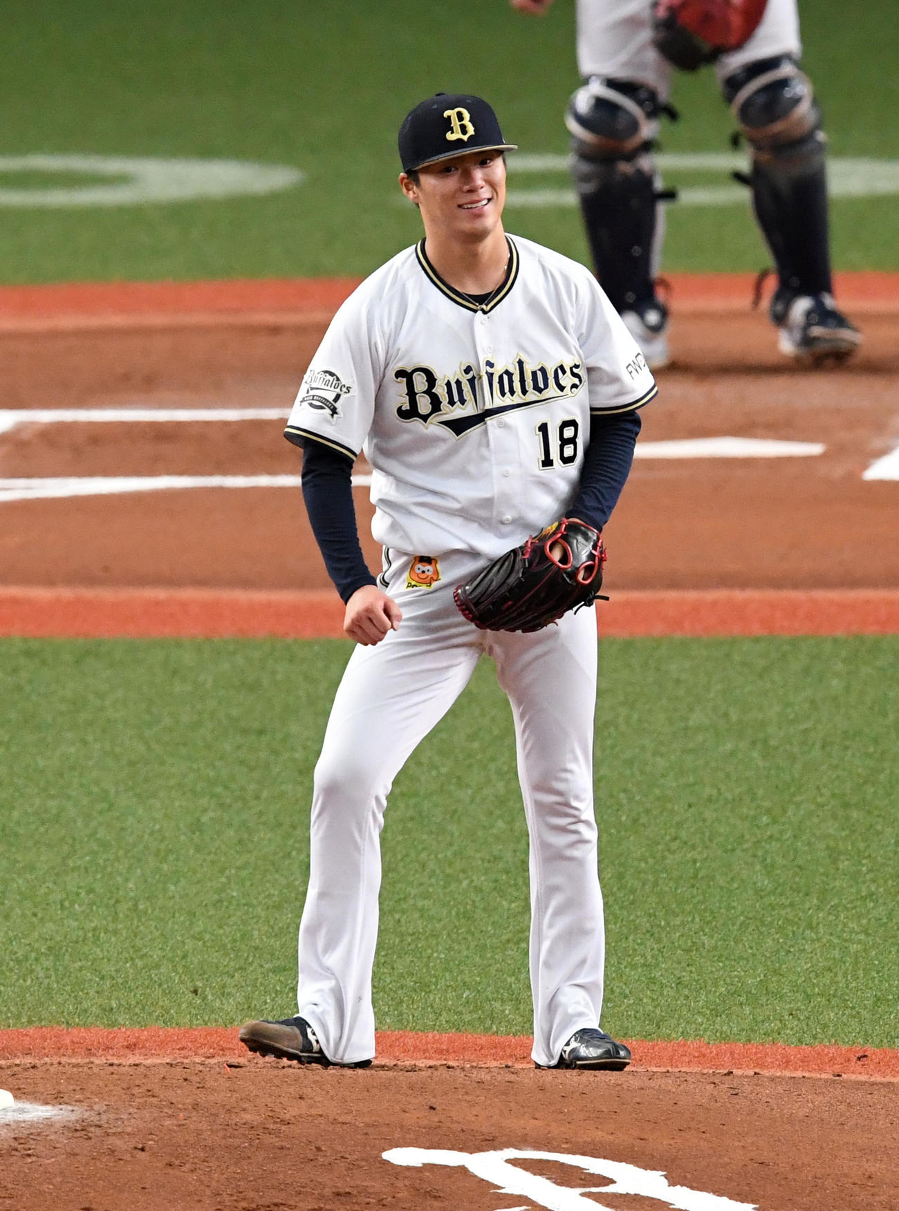 オリックス対日本ハム　6回表日本ハム1死、宇佐見に中前打を打たれた山本（撮影・前岡正明）
