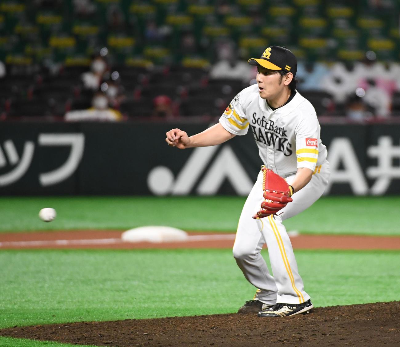 ソフトバンク対楽天　先発の石川柊太は7回を投げ2安打1失点、11奪三振と好投する（撮影・今浪浩三）