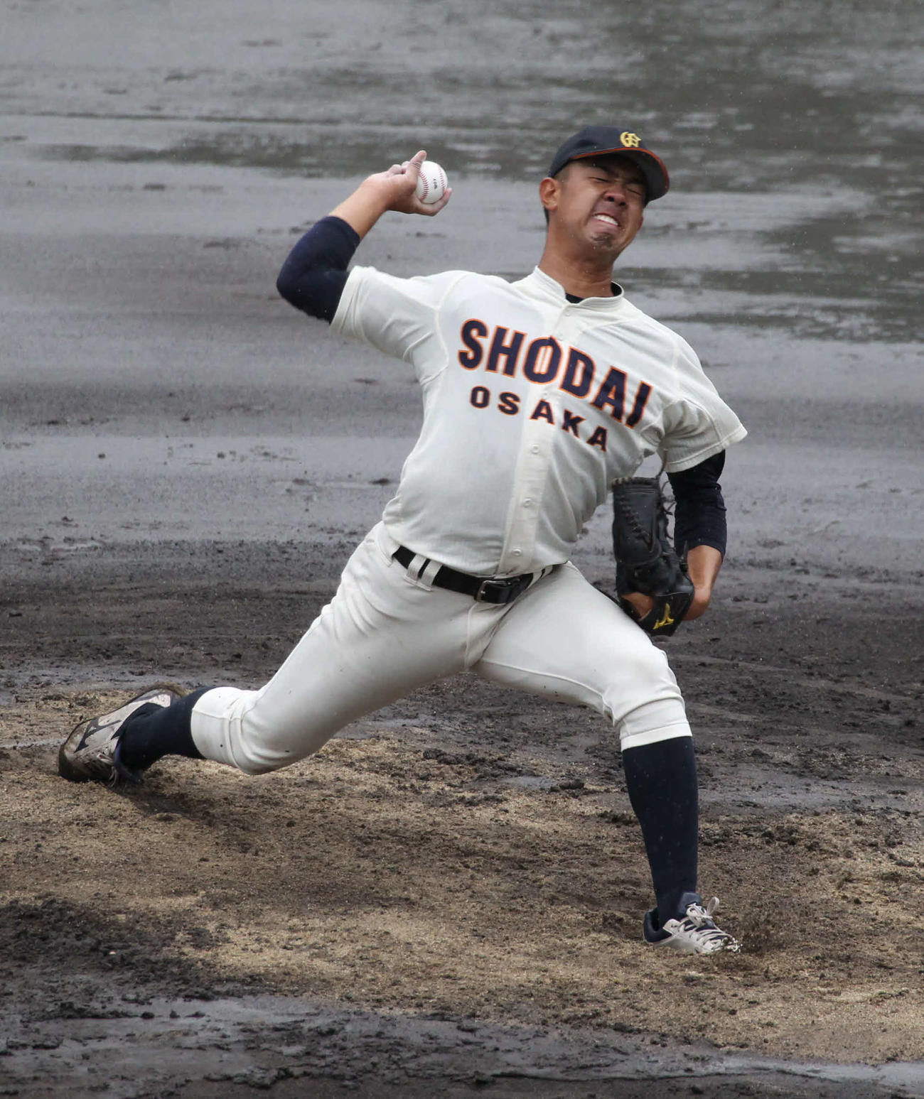 神院大戦に先発し、5回を無失点に抑えた大商大・吉川（撮影・佐藤妙月）