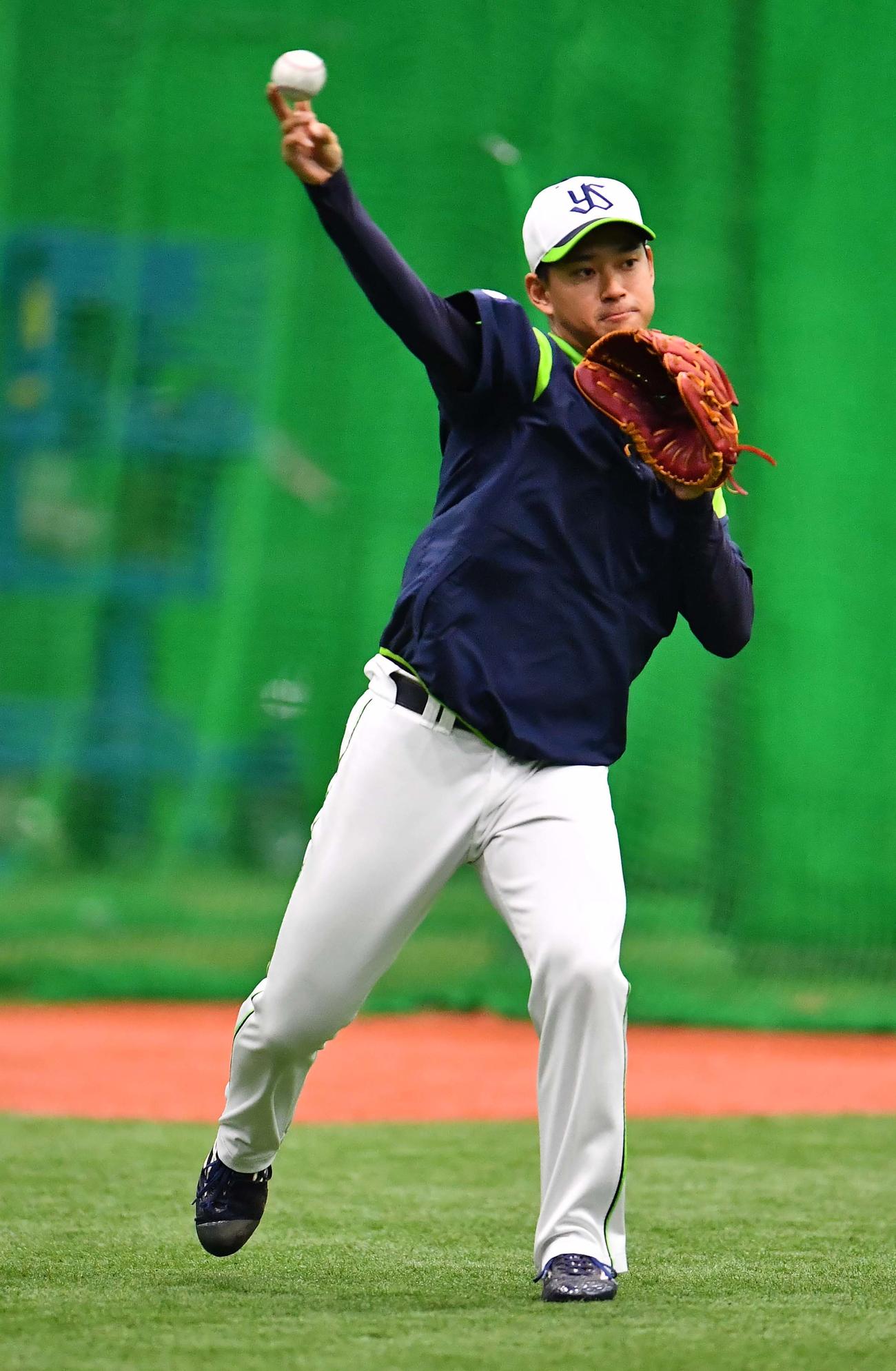 ノックを受ける吉田大喜（撮影・上田博志）