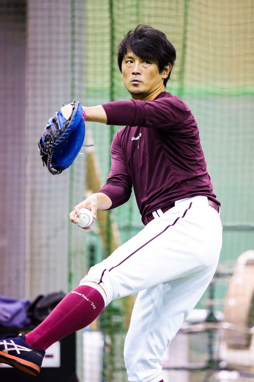 室内で調整した楽天涌井（球団提供）
