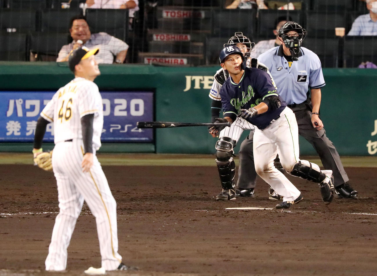 阪神対ヤクルト　5回表ヤクルト無死、西田は左越え本塁打を放つ（撮影・加藤哉）
