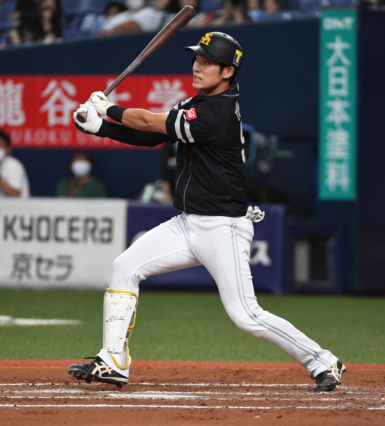 オリックス対ソフトバンク　7回表ソフトバンク2死一塁、上林誠知は2点本塁打を放つ（撮影・渦原淳）