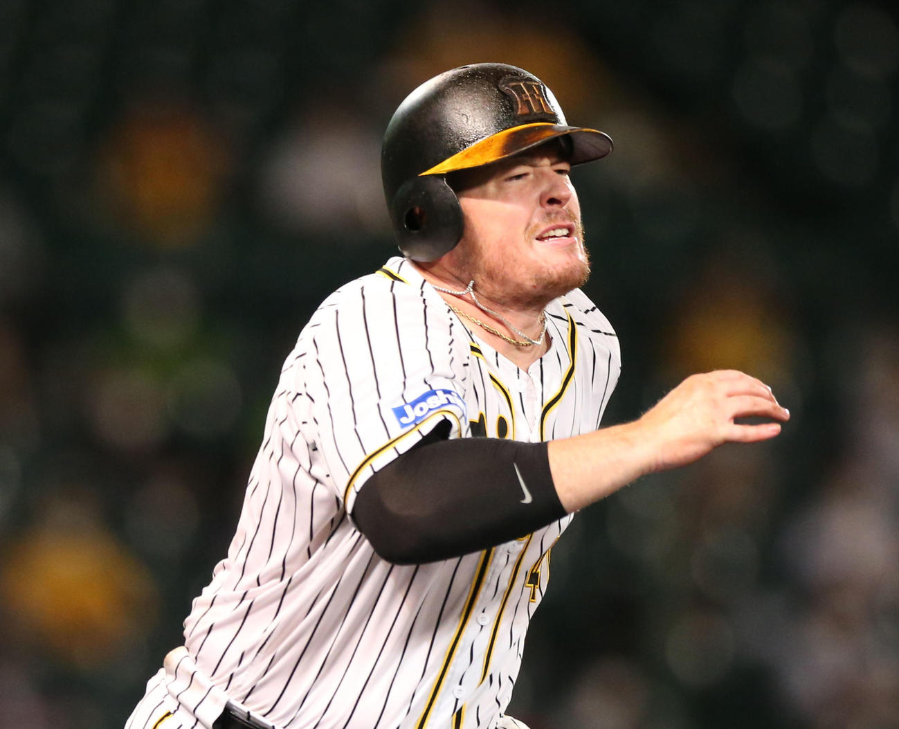阪神対ヤクルト　7回裏阪神2死、ボーアは三塁内野安打を放つ（撮影・上山淳一）