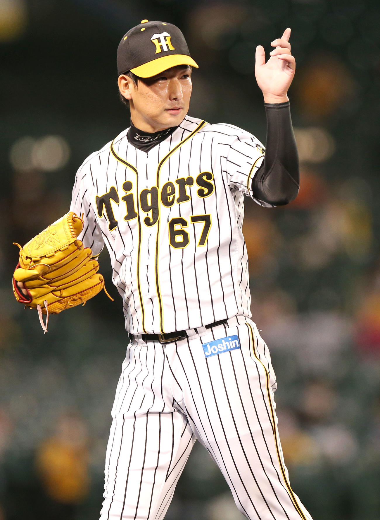 阪神対ヤクルト　8回表を無失点に抑えた岩崎（撮影・上山淳一）
