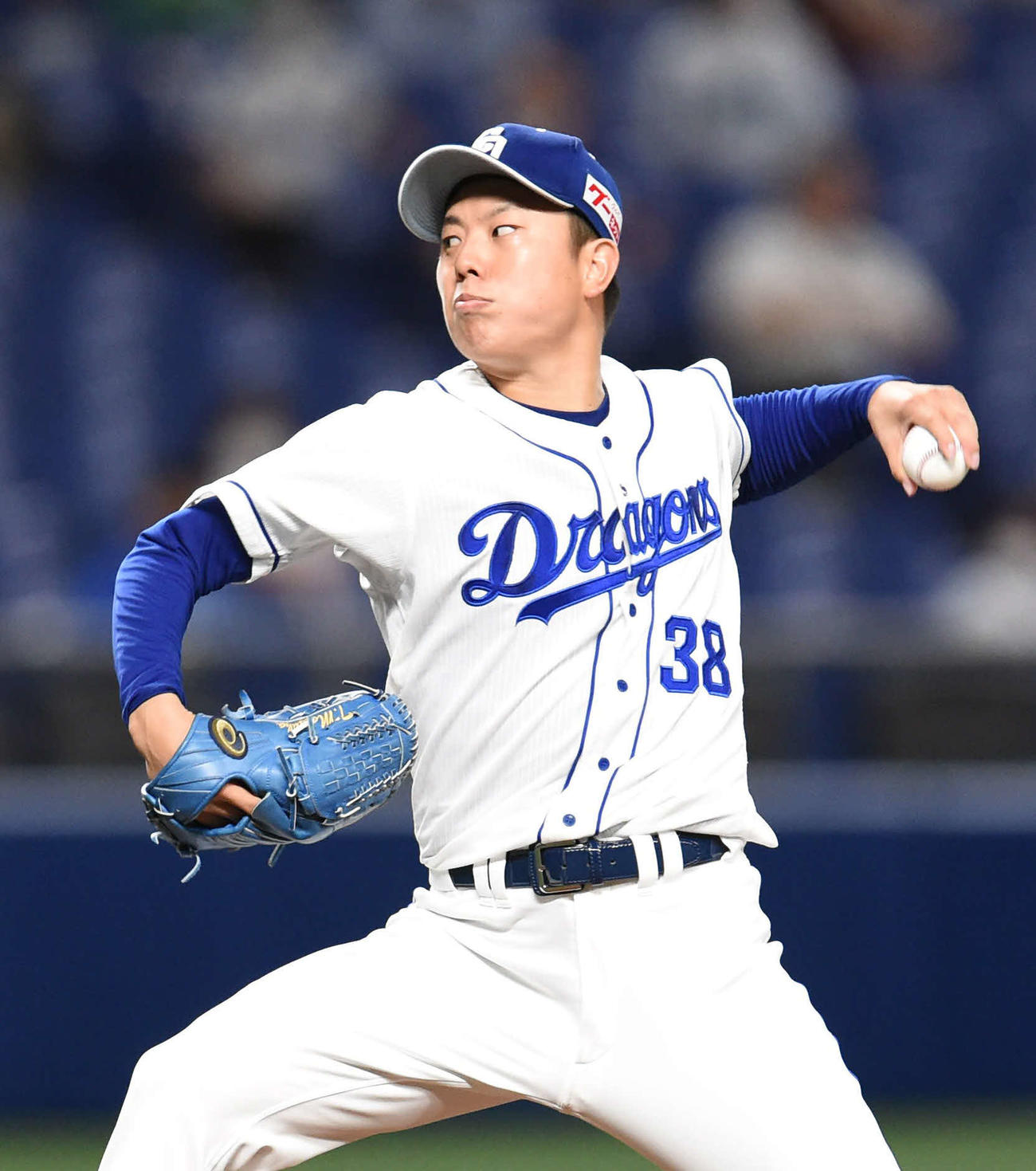 中日対DeNA　力投する中日先発の松葉（撮影・森本幸一）