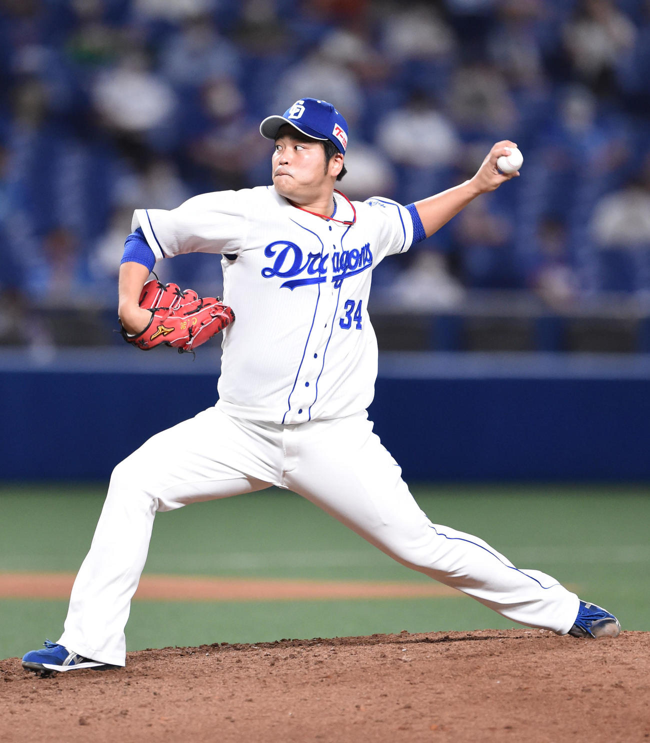 中日対DeNA　8回表、中日4番手で登板する福敬登（撮影・森本幸一）