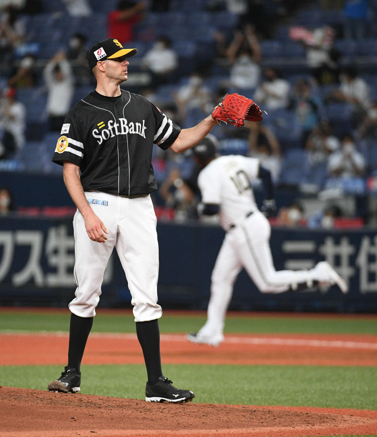 オリックス対ソフトバンク　3回裏オリックス2死二塁、バンデンハークはジョーンズに2点本塁打を浴びる（撮影・渦原淳）