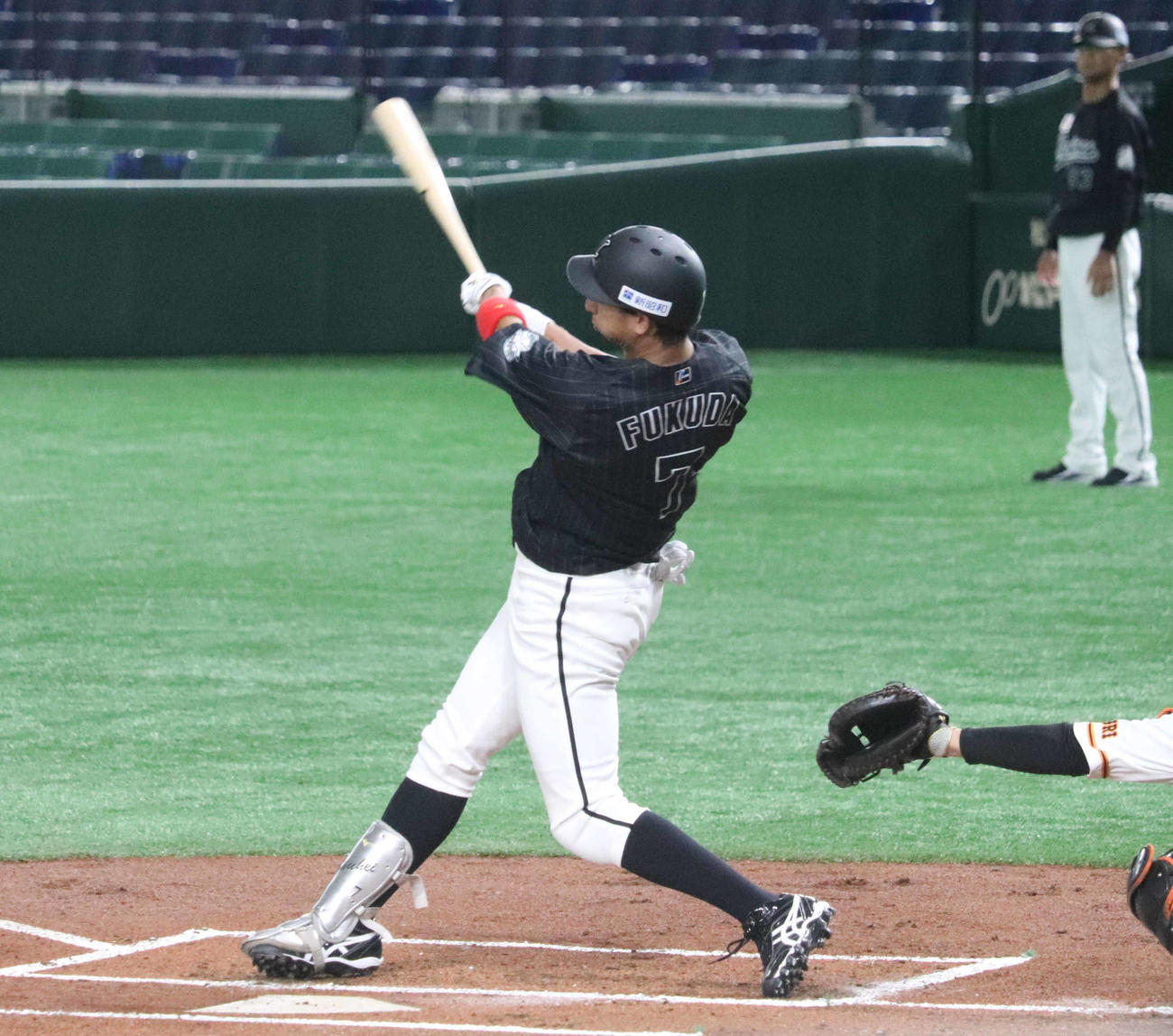 イースタン・リーグ　巨人対ロッテ　右肩甲骨の亀裂骨折から実戦復帰したロッテ福田秀（撮影・久永壮真）