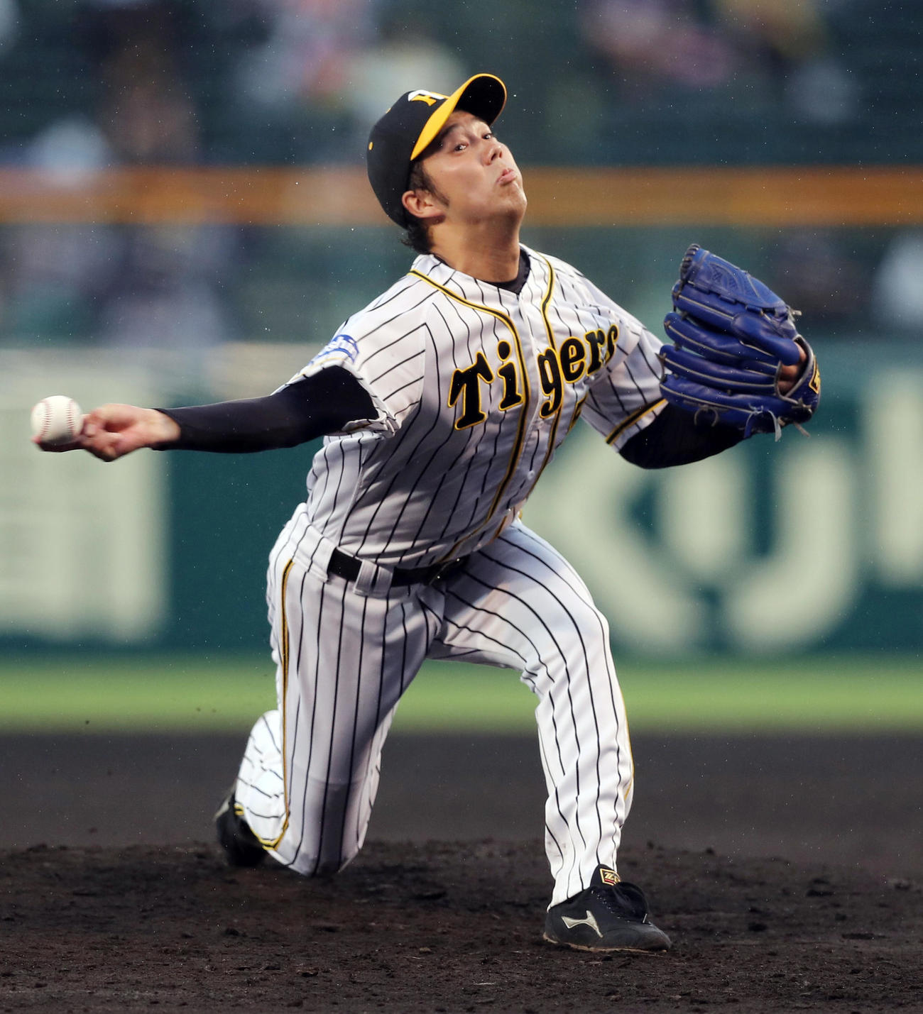 阪神対中日　阪神先発の青柳（撮影・前田充）