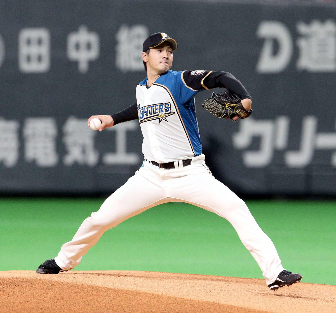 日本ハム対ロッテ　力投する日本ハム先発の有原（撮影・佐藤翔太）