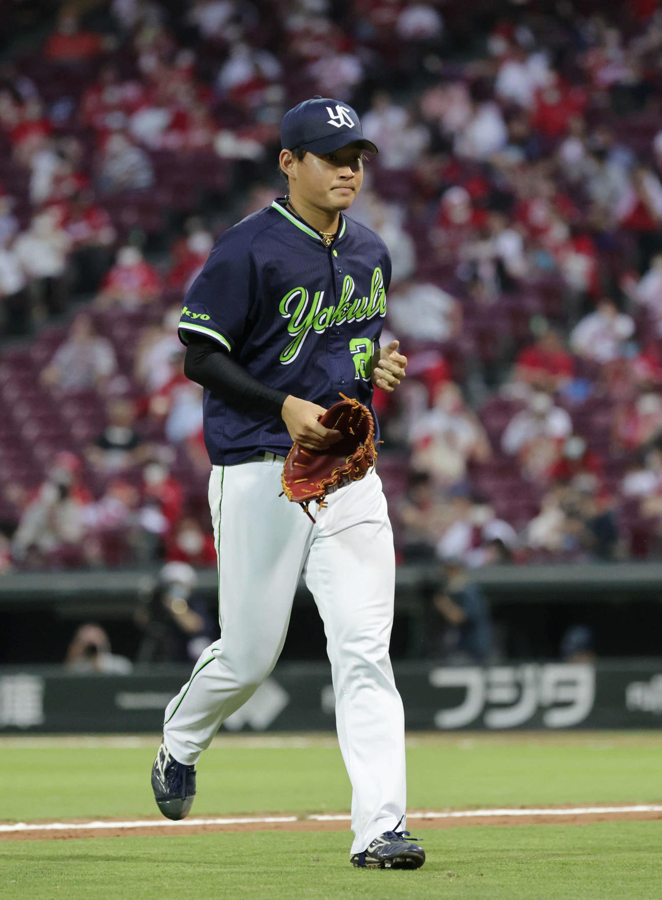 広島対ヤクルト　3回裏広島、広島打線に捕まった吉田大喜（撮影・加藤孝規）