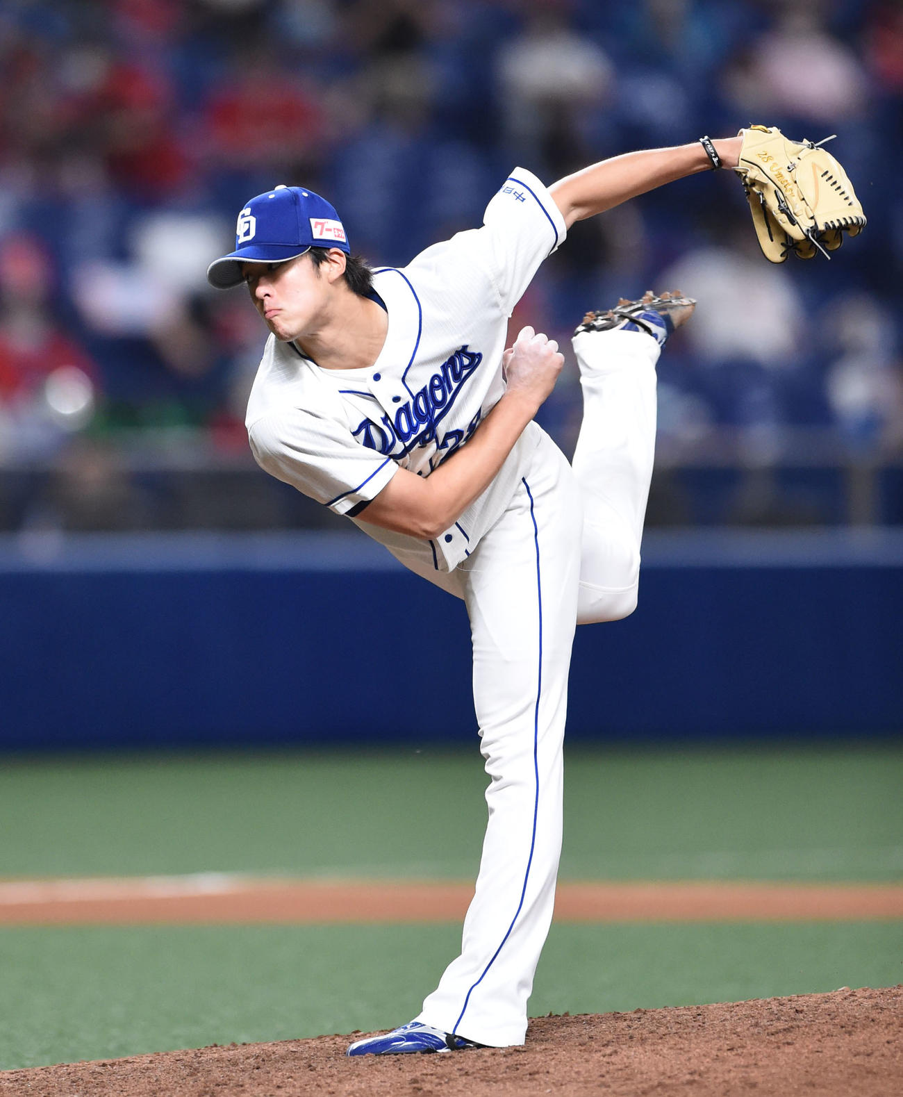 中日対広島　力投する中日先発の梅津晃大（2020年7月12日撮影）