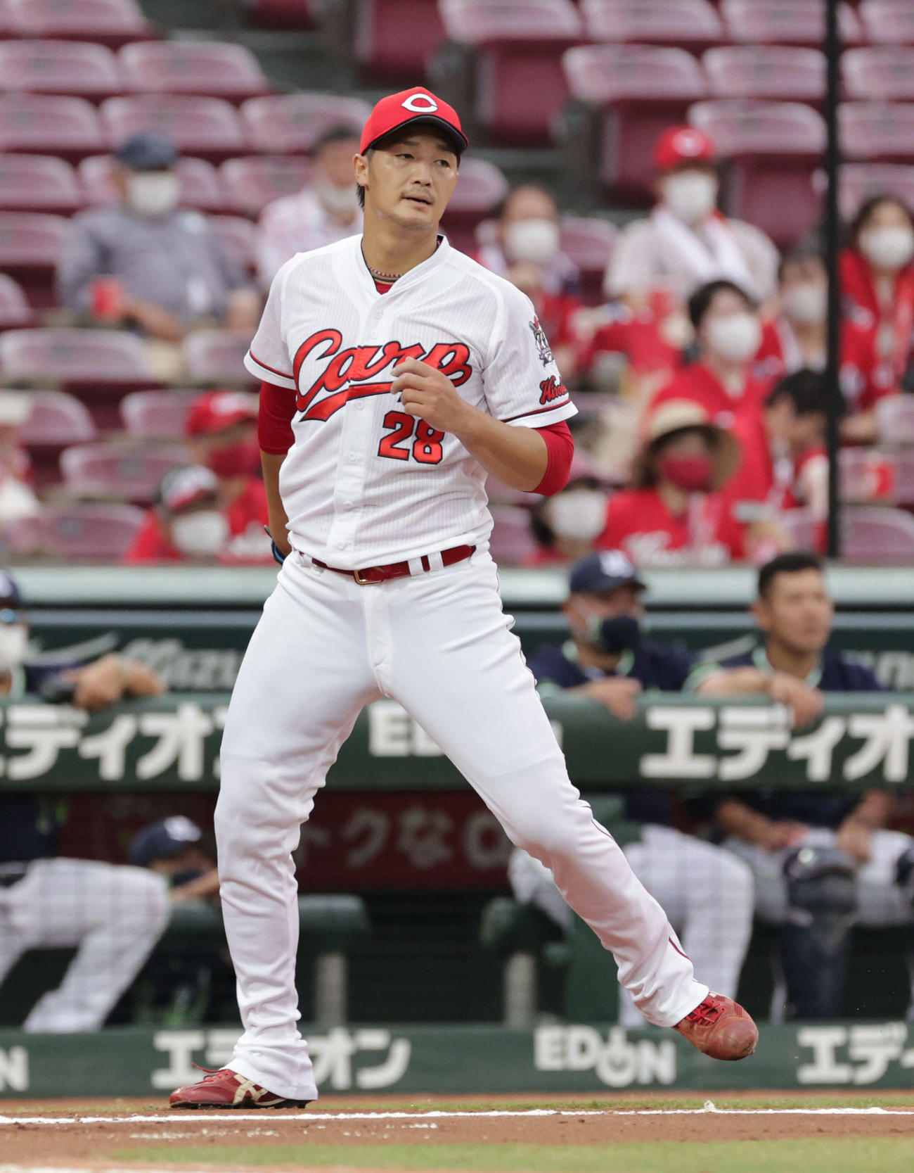 広島対ヤクルト4回戦　1回表ヤクルト無死満塁、村上隆に先制右前適時打を打たれた床田（（撮影・加藤孝規）
