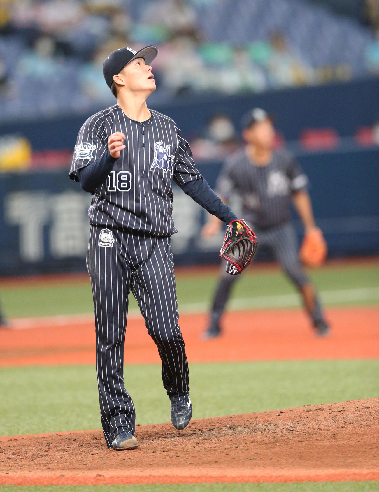 オリックス対ソフトバンク　7回表ソフトバンク無死二塁、山本は柳田から右適時二塁打を浴びる（撮影・上山淳一）