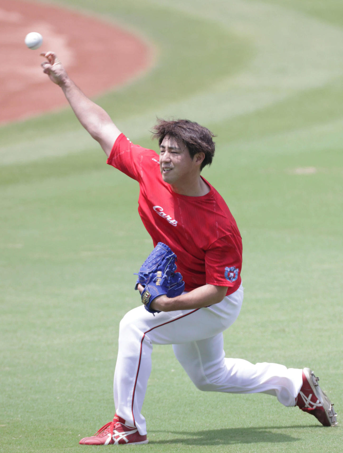 プロ野球広島　投手指名練習　一軍の練習に合流した野村（撮影・加藤孝規）