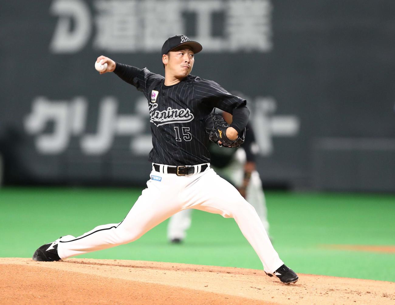 日本ハム対ロッテ　ロッテ先発の美馬（撮影・黒川智章）