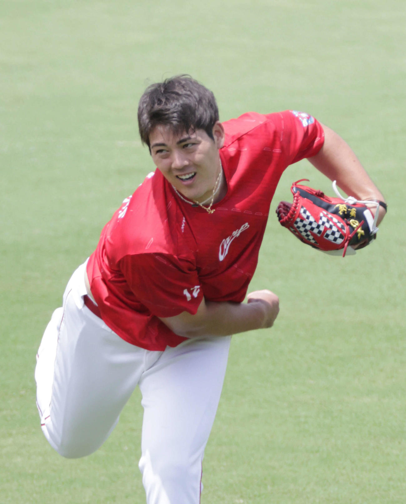 投げ込む広島九里（撮影・加藤孝規）