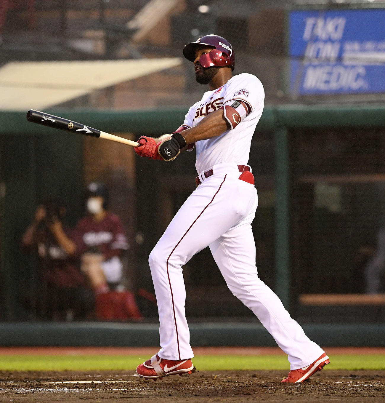 楽天対オリックス　2回裏楽天2死、ブラッシュは先制の左越えソロ本塁打を放つ（撮影・滝沢徹郎）