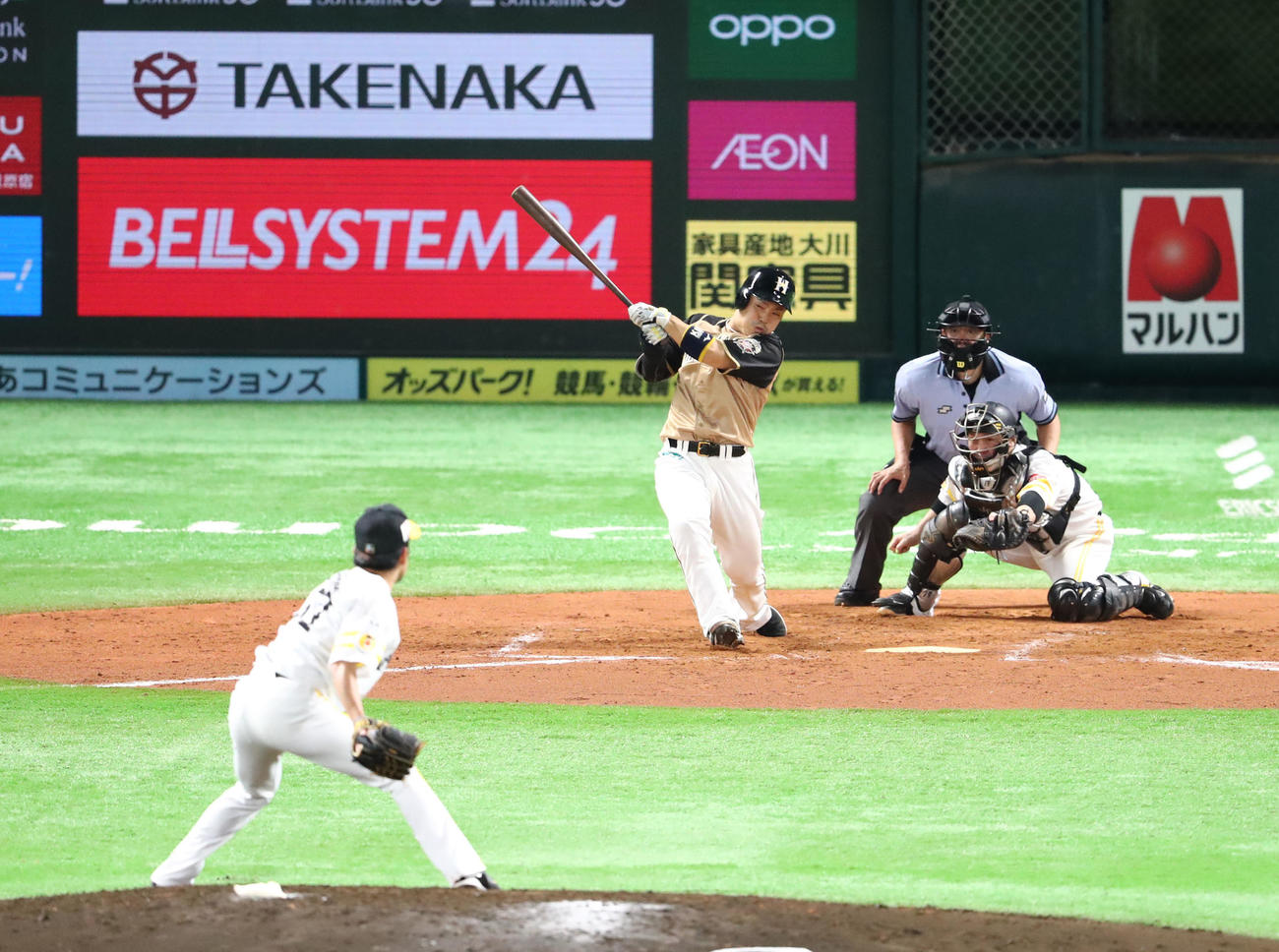 ソフトバンク対日本ハム　7回表日本ハム2死一、三塁、近藤健介は右前に勝ち越し適時打を放つ（撮影・梅根麻紀）