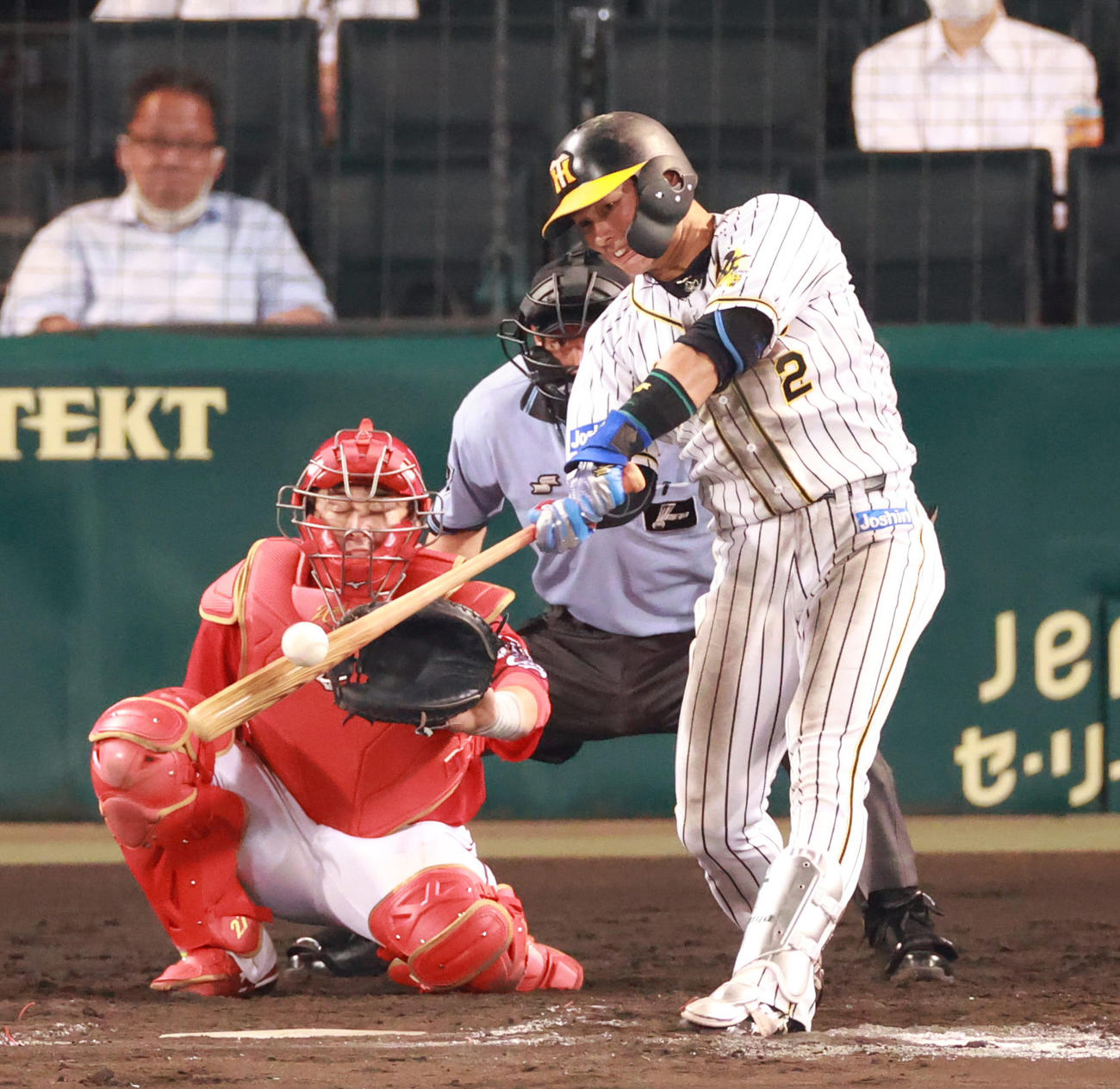 阪神対広島　7回裏阪神無死、左越え本塁打を放つ北條史也（撮影・清水貴仁）