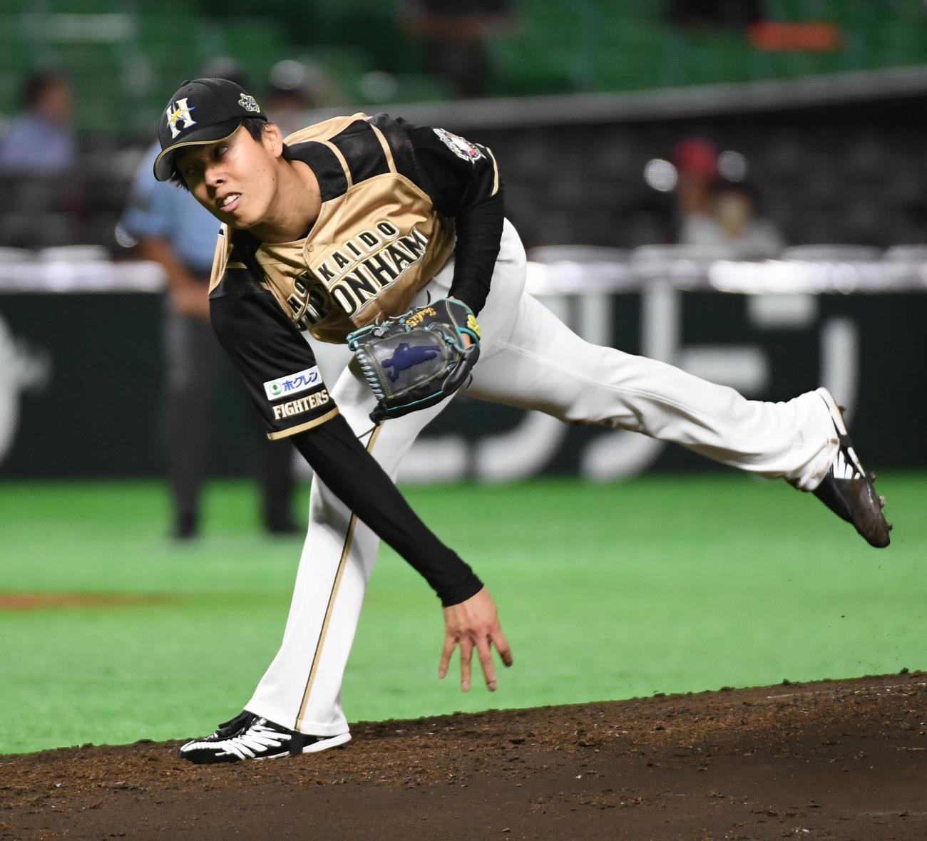 ソフトバンク対日本ハム　6回1失点と好投した日本ハム杉浦（撮影・今浪浩三）