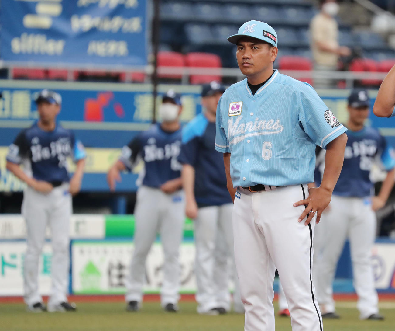 西武に敗れ厳しい表情を見せるロッテ井口監督（20年7月12日撮影）
