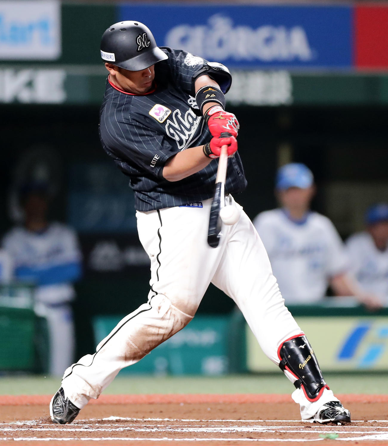 西武対ロッテ　6回表ロッテ1死、井上は中越えソロ本塁打を放つ（撮影・浅見桂子）