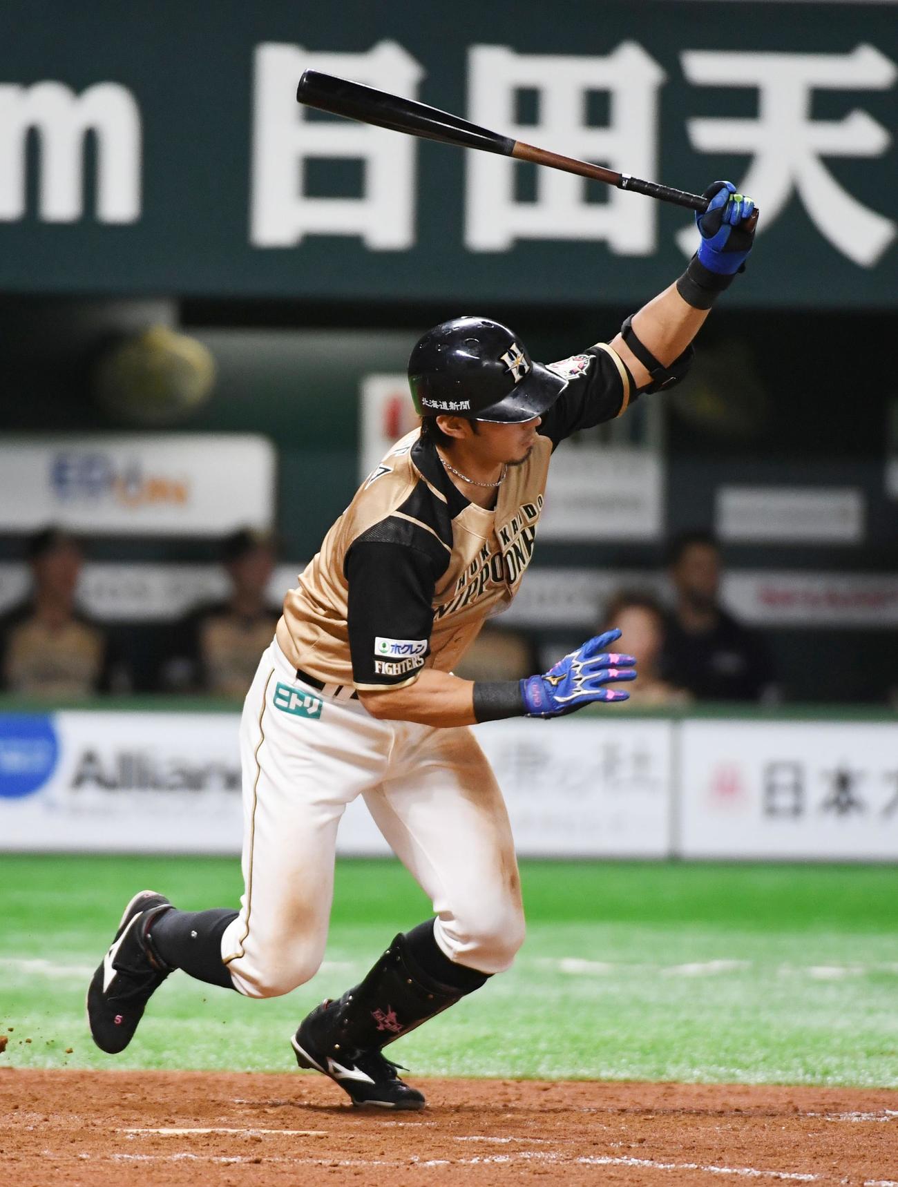 ソフトバンク対日本ハム　5回表日本ハム2死三塁、大田は左前適時打を放つ（撮影・今浪浩三）