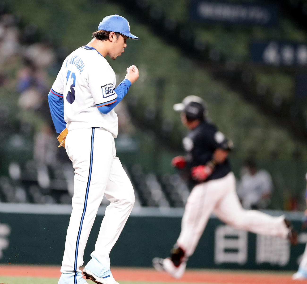 西武対ロッテ　6回表ロッテ1死、井上に中越えソロ本塁打を許し、がっくりの高橋光（撮影・浅見桂子）