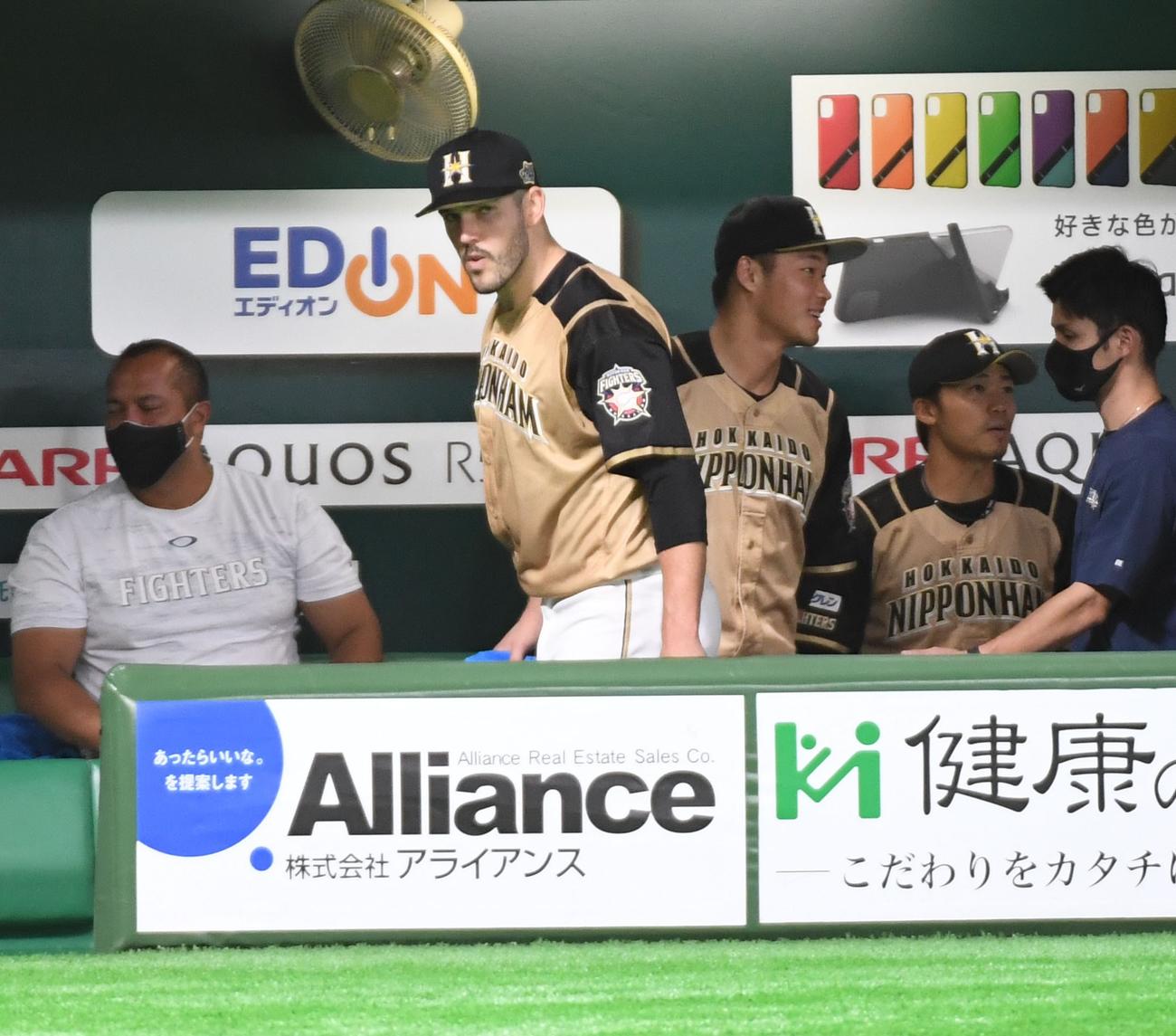 バーヘイゲンは6回を投げ2安打2失点と好投する（撮影・今浪浩三）