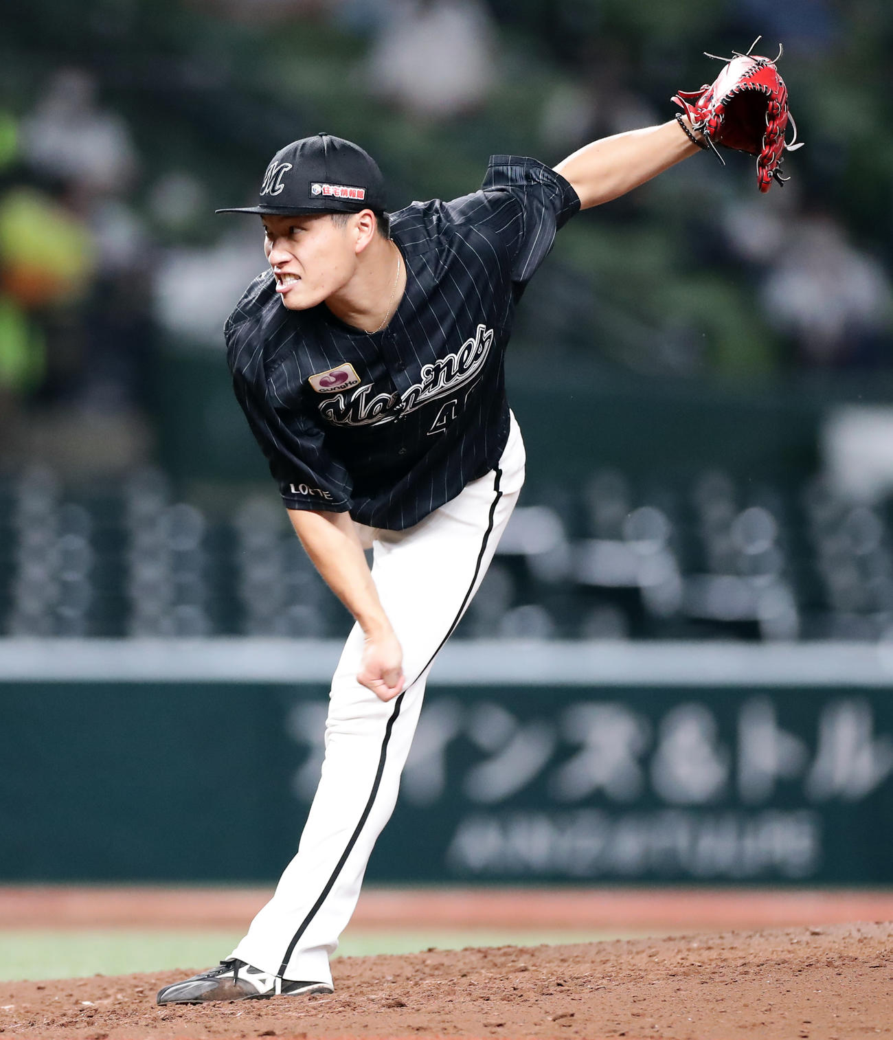 西武対ロッテ　力投するロッテ先発の岩下（撮影・浅見桂子）