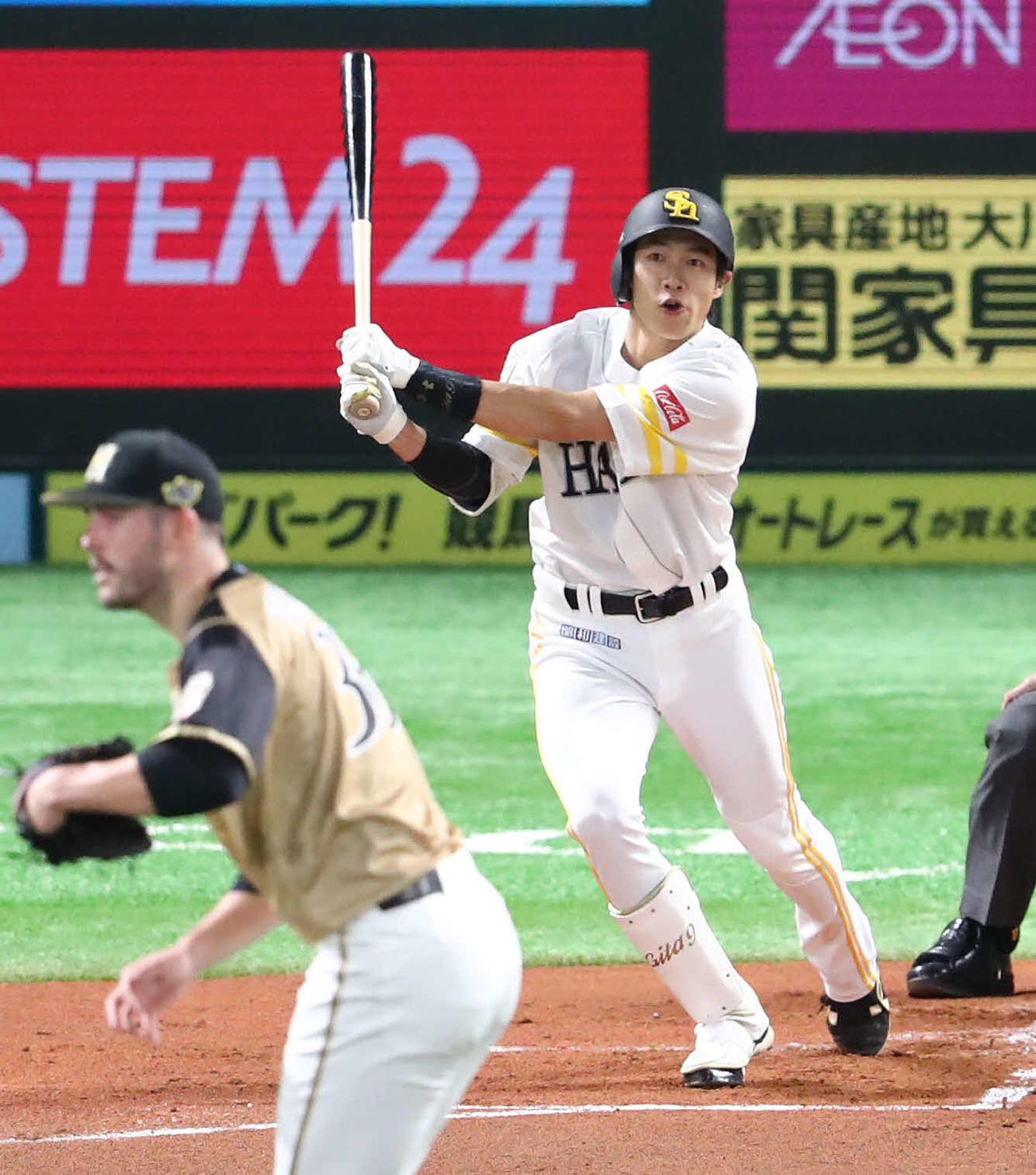 ソフトバンク対日本ハム　1回裏ソフトバンク1死一塁、柳田は中越え先制適時三塁打を放つ（撮影・梅根麻紀）
