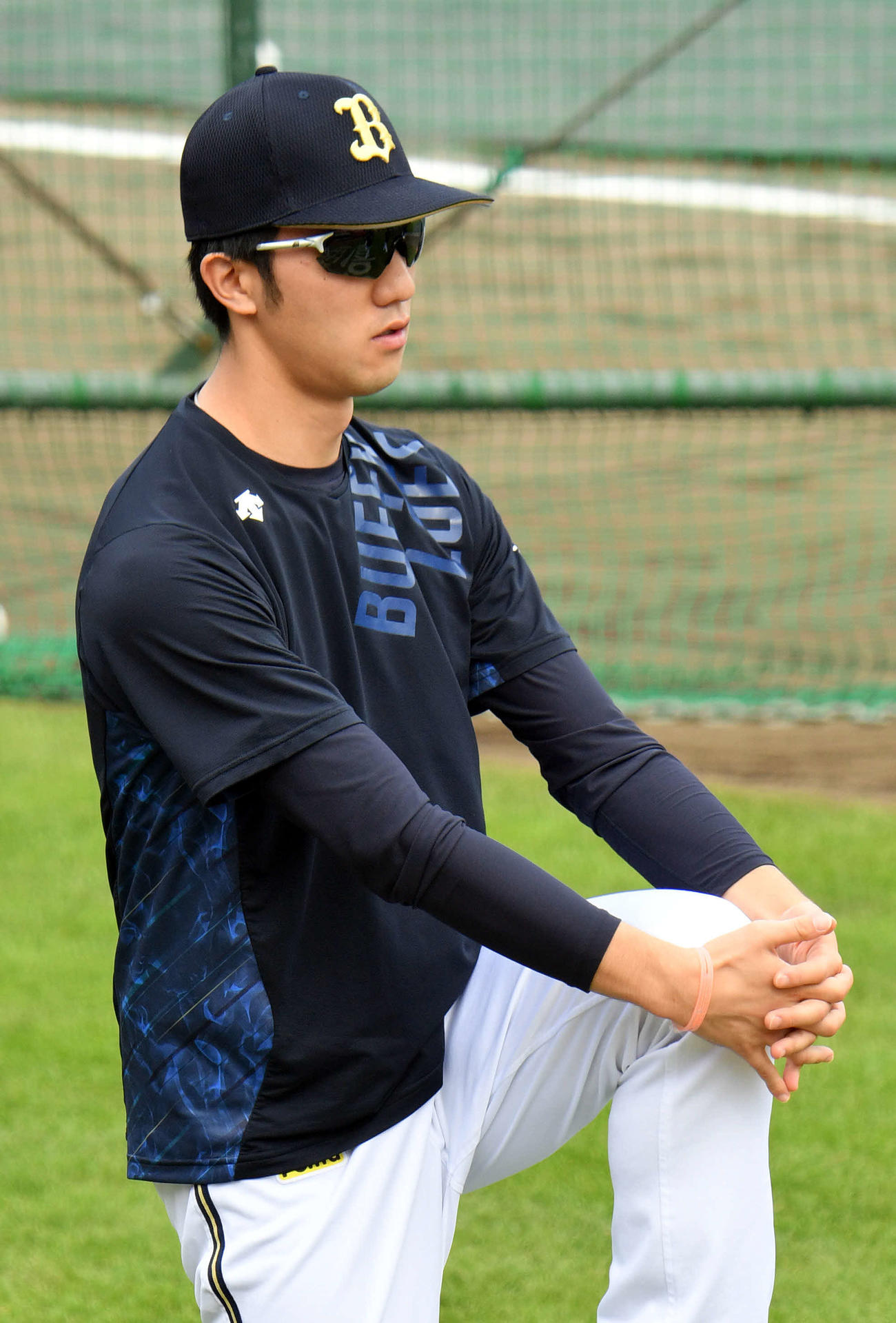 楽天対オリックス　試合前練習でウオーミングアップするオリックス田嶋（撮影・滝沢徹郎）