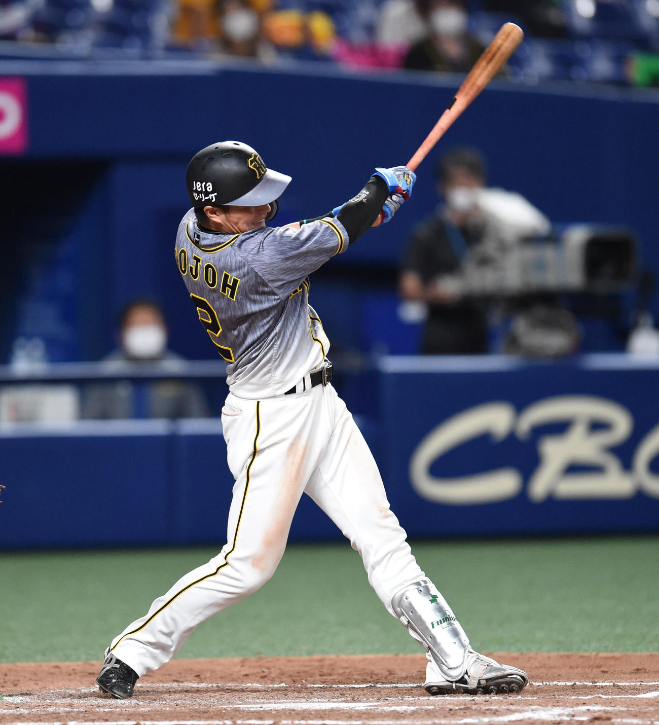 プロ野球中日対阪神　7回表阪神1死満塁、左3点適時二塁打を放った北條史也（撮影・森本幸一）