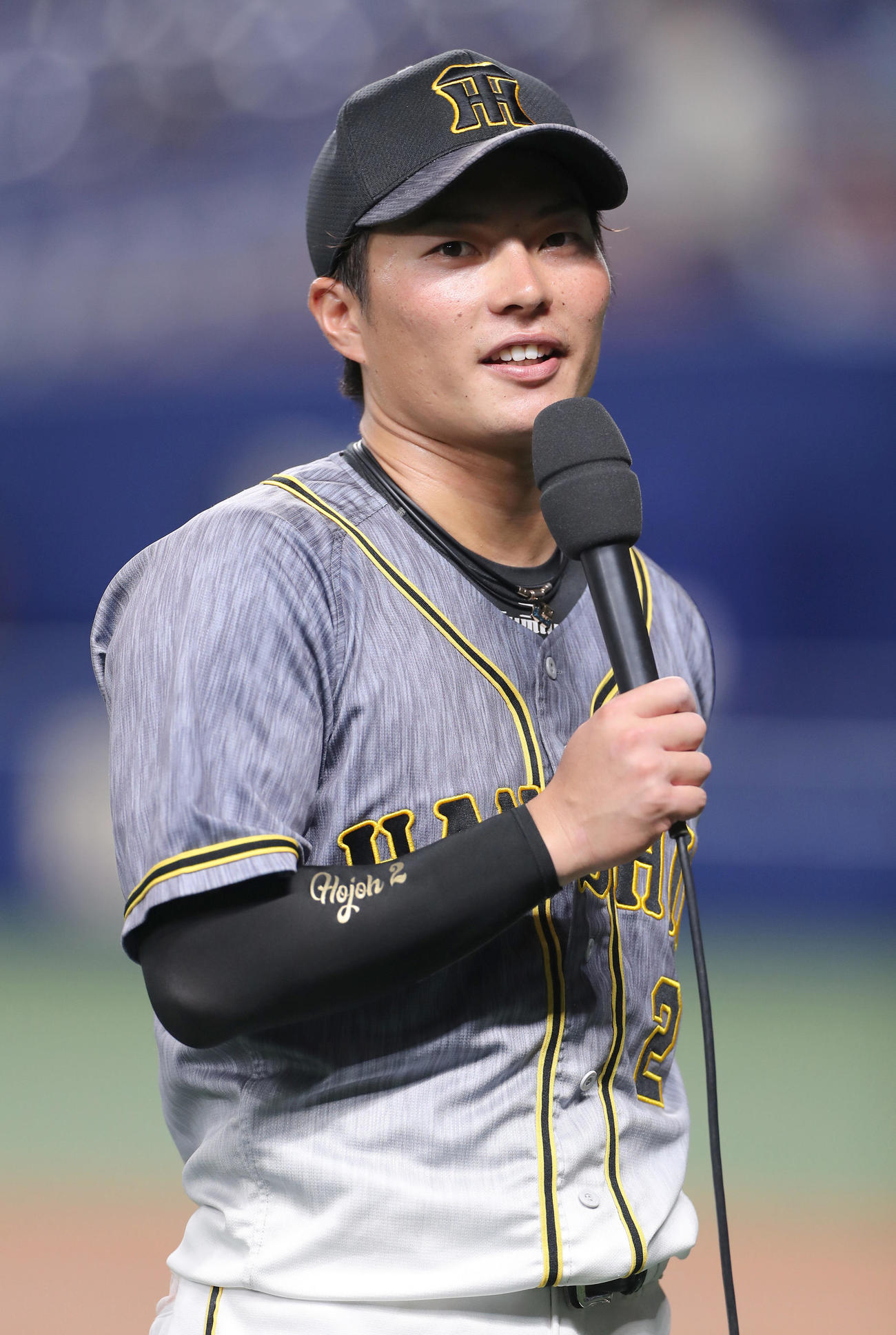 中日対阪神　笑顔でヒーローインタビューを受ける北條（撮影・前田充）