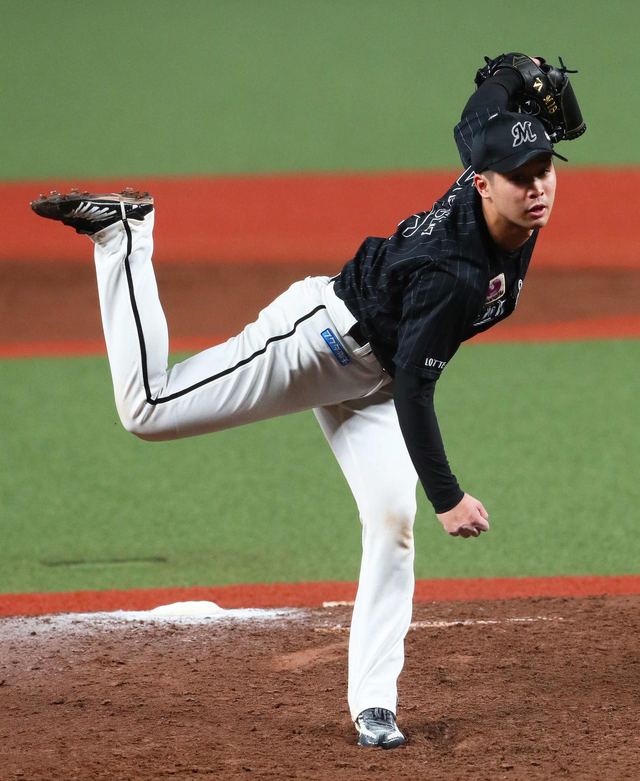 西武対ロッテ　ロッテ先発の種市（撮影・足立雅史）