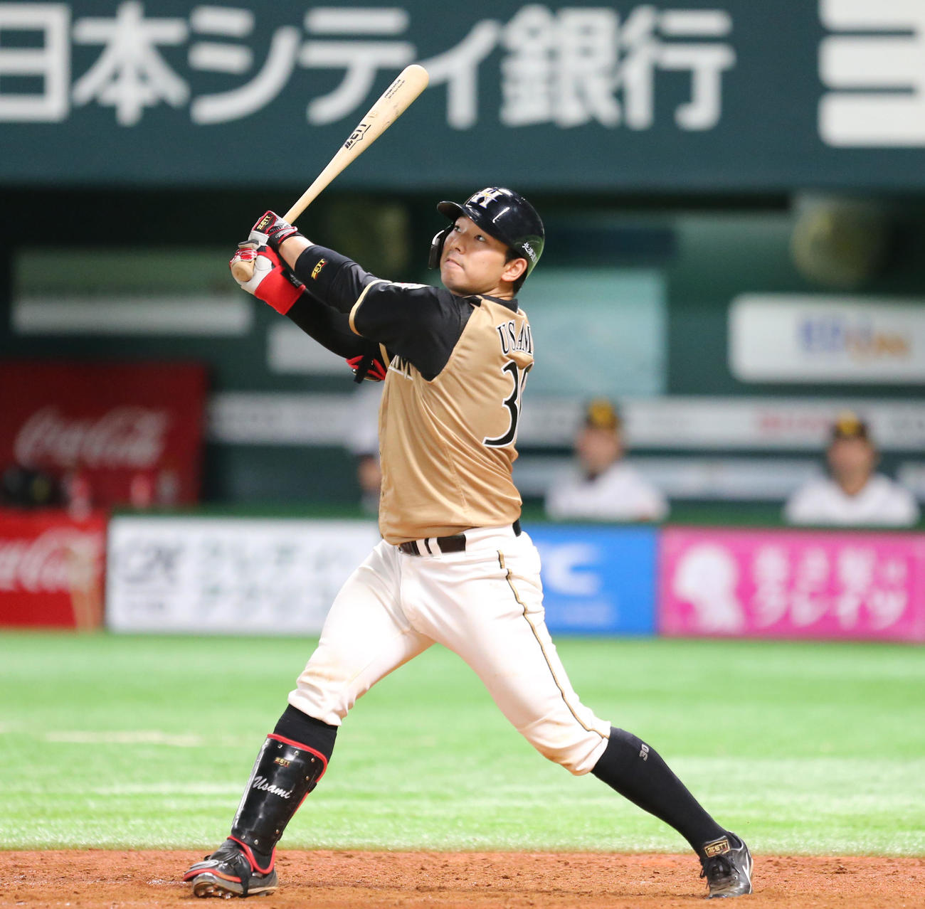 ソフトバンク対日本ハム　5回表日本ハム1死一塁、宇佐美は左越え2点本塁打を放つ（撮影・屋方直哉）