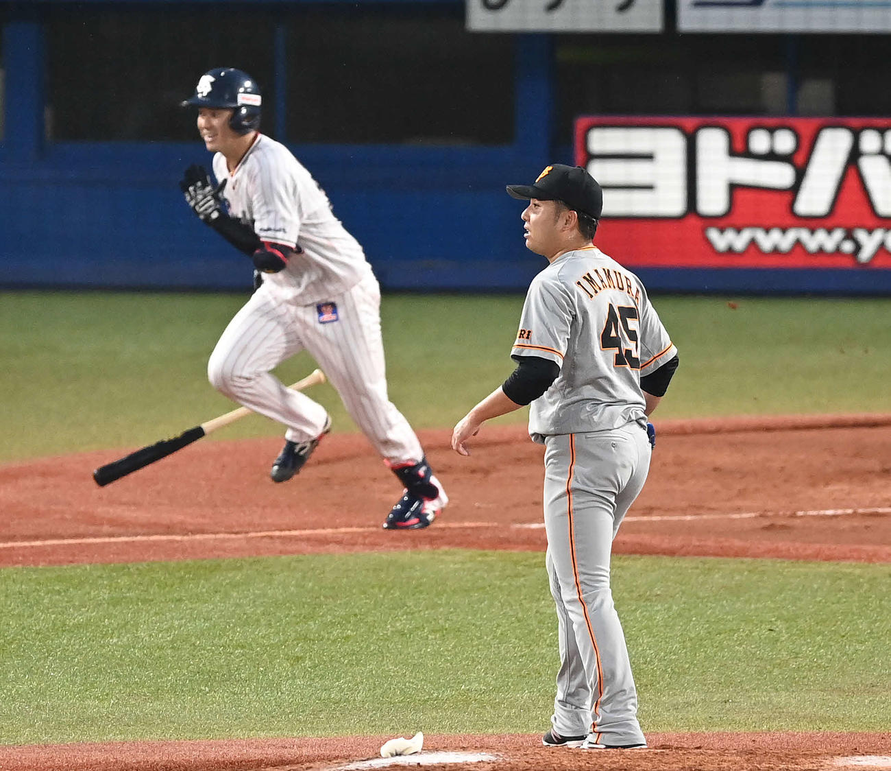 ヤクルト対巨人　2回裏ヤクルト無死二、三塁、吉田喜に先制の右2点適時打を浴びる今村（2020年7月24日撮影）