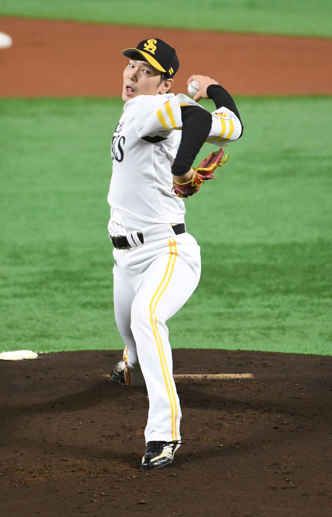 ソフトバンク対日本ハム　先発の石川柊太は6回を投げ3安打3失点と好投する（撮影・今浪浩三）