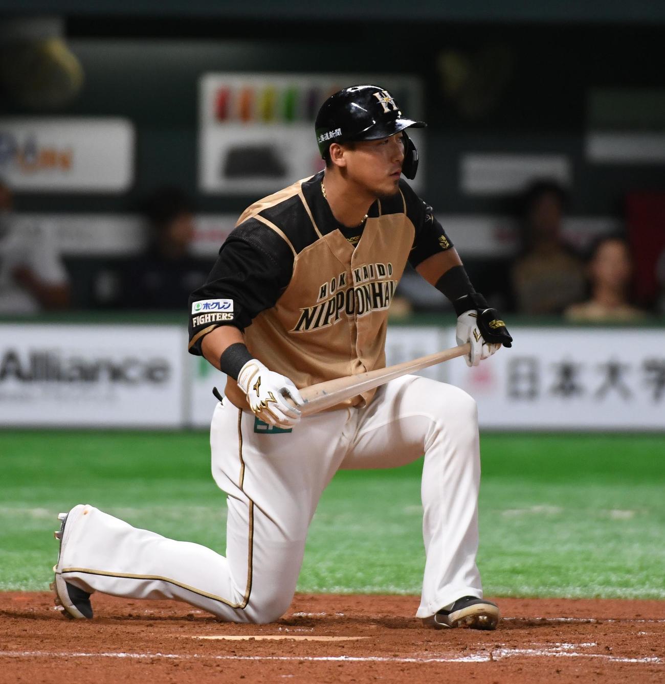 ソフトバンク対日本ハム　8回表日本ハム無死一塁、中田翔は三振に倒れる（撮影・今浪浩三）
