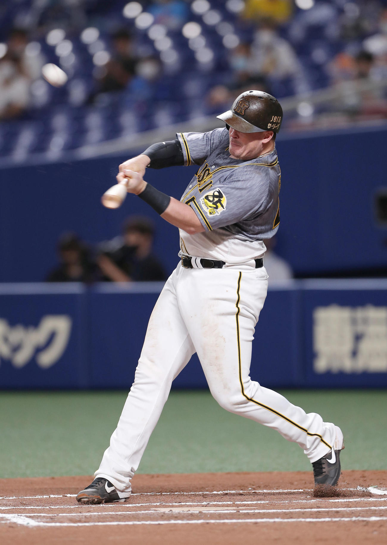 左越え本塁打を放つボーア（撮影・前田充）