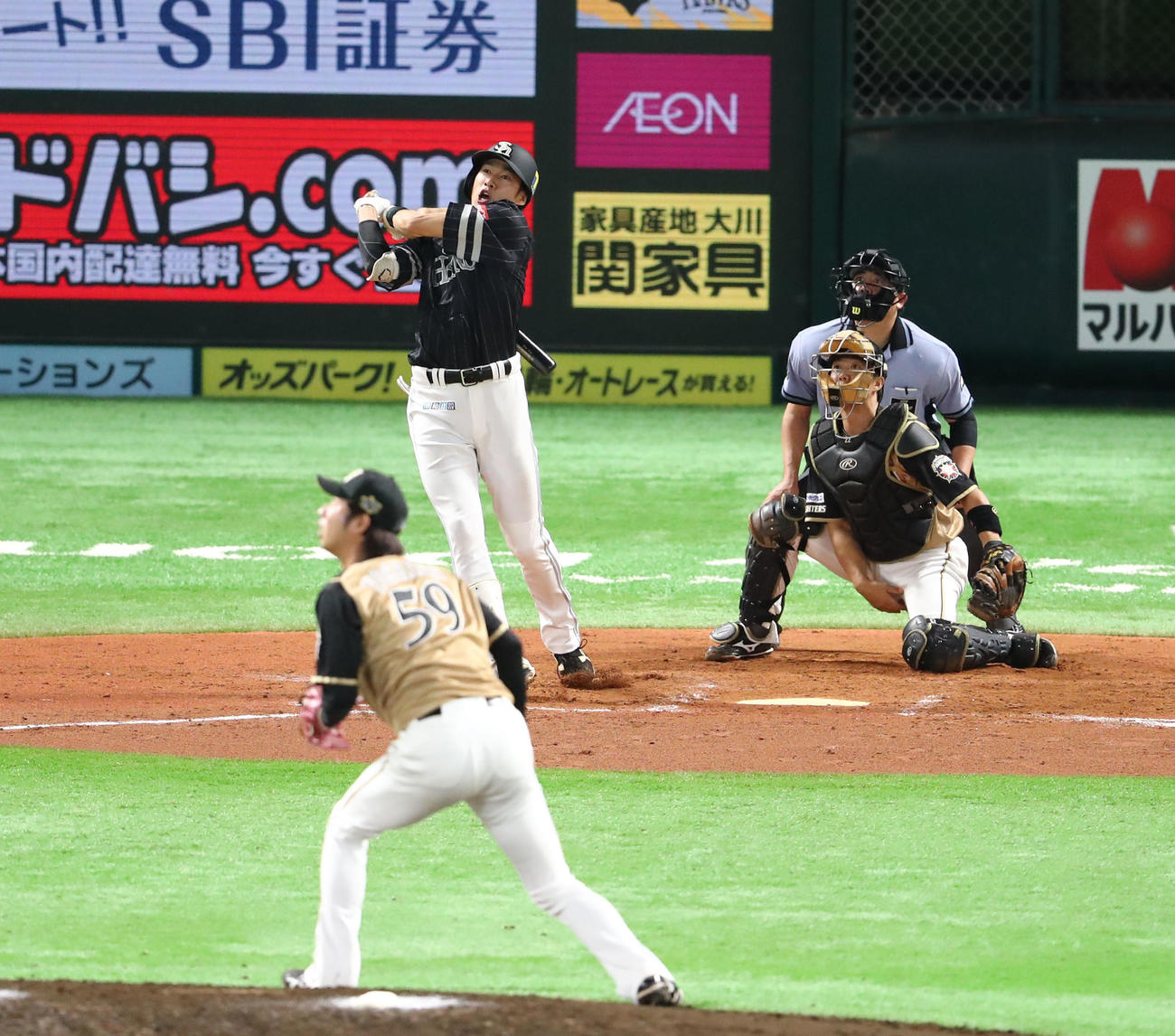 ソフトバンク対日本ハム　7回裏ソフトバンク無死二塁、柳田悠岐は右前に適時打を放つ（撮影・梅根麻紀）