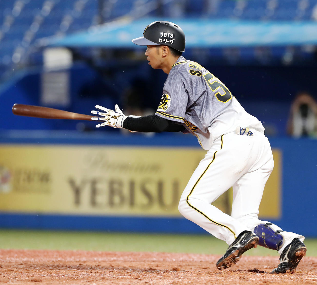 ヤクルト対阪神　9回表阪神1死一、三塁、島田は右前適時打を放つ（撮影・加藤哉）