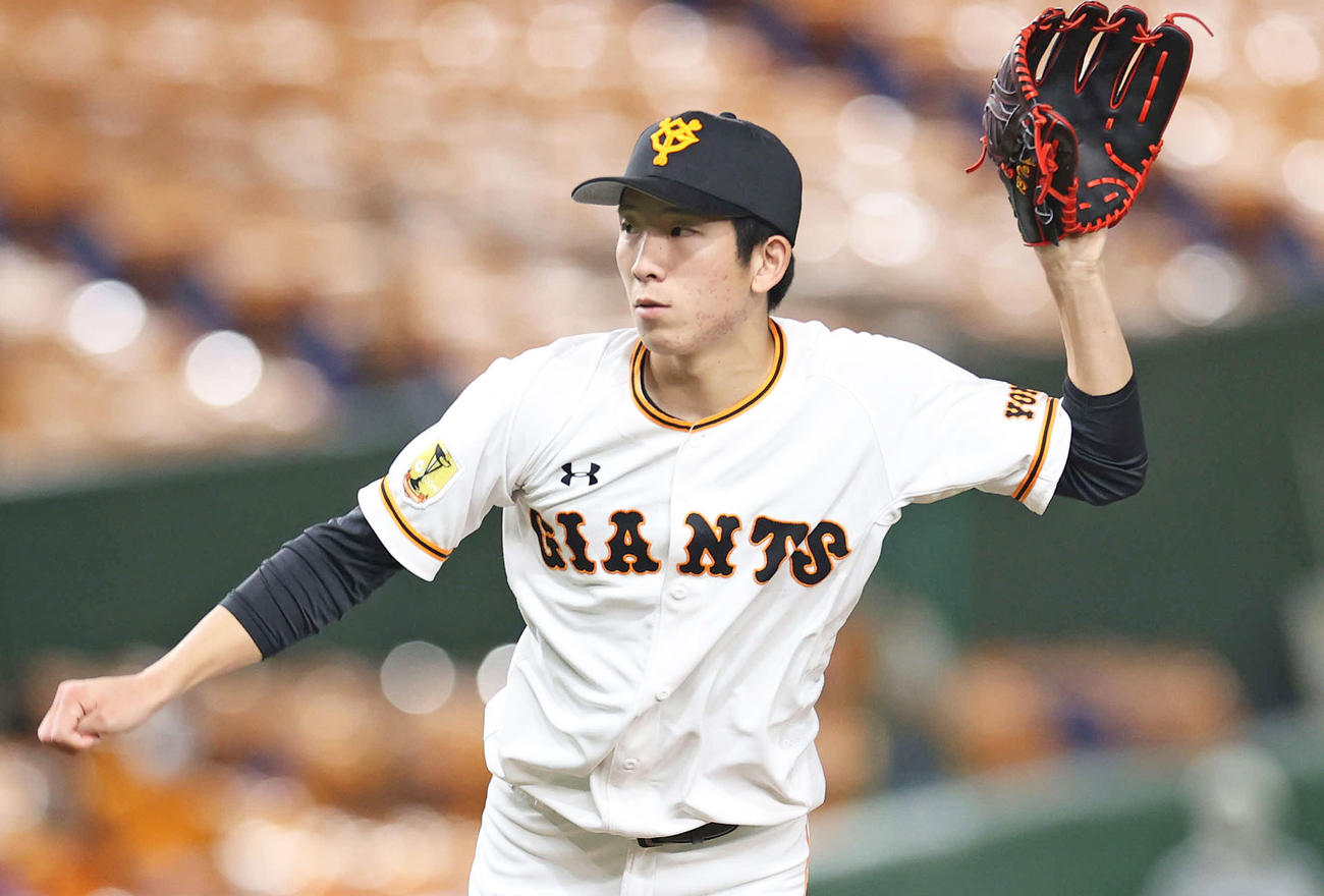 巨人対DeNA　力投する巨人先発の戸郷（撮影・河野匠）